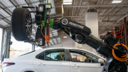 RoboTire Uses Machine Vision to Automate Tire Changing