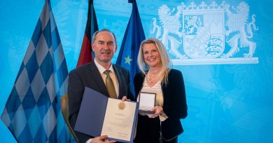Metrology Leadership Honored: Dr. Heike Wenzel Awarded Bavarian State Medal