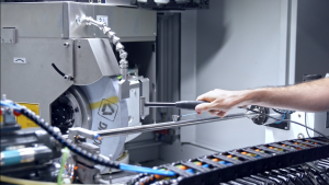 Controlling Micrometre-Level Vibrations to Achieve Zero-Defect Manufacturing